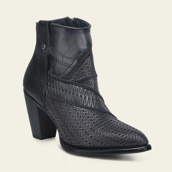 NIB Cuadra Genuine Leather Ankle Boots